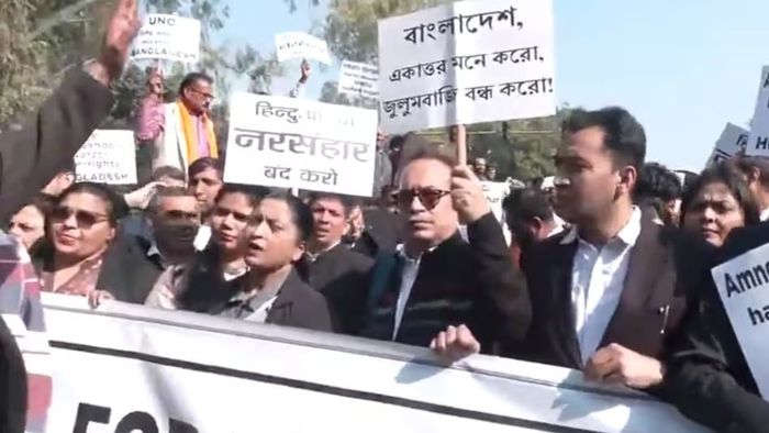 হিন্দুদের ওপর অত্যাচারের প্রতিবাদে দিল্লিতে বিরাট বিক্ষোভ