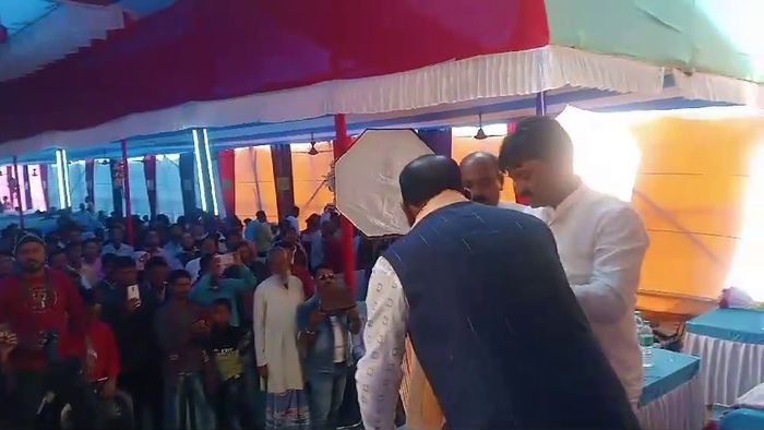 জামুরিয়ায় বিয়ের মঞ্চে একসঙ্গে TMC নেতা ও কয়লা মাফিয়া