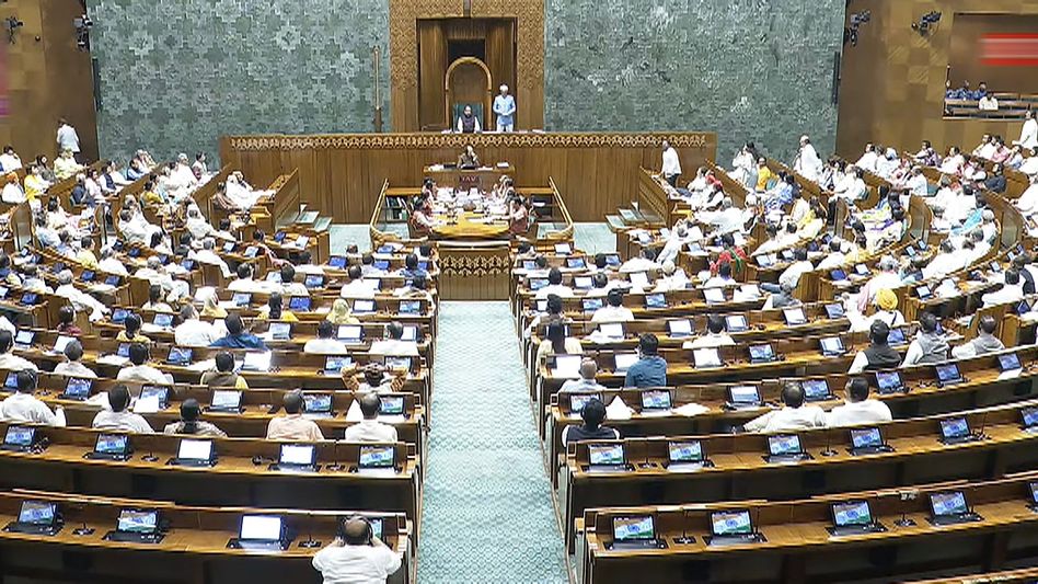 'এক দেশ, এক ভোট', বিল নিয়ে তৈরি কেন্দ্রীয় সরকার, সোমবার পেশ লোকসভায় 'এক দেশ, এক ভোট', বিল নিয়ে তৈরি কেন্দ্রীয় সরকার, সোমবার পেশ লোকসভায়