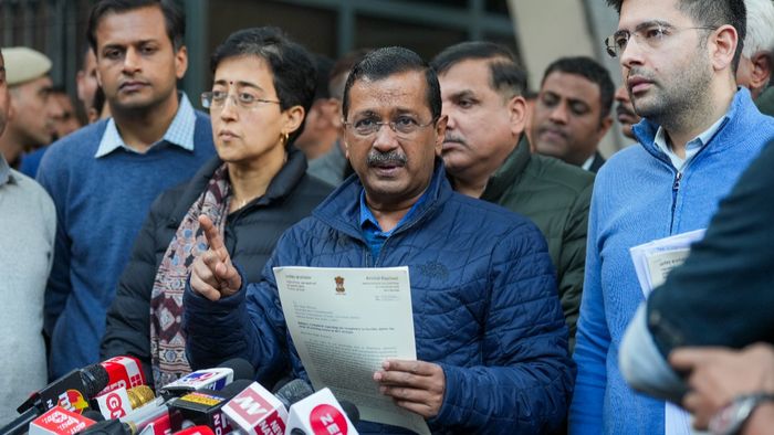 নয়াদিল্লি থেকে ভোটে লড়বেন কেজরিওয়াল