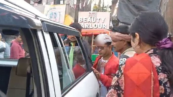 বিধাননগরে TMC কাউন্সিলরের দাদাগিরি