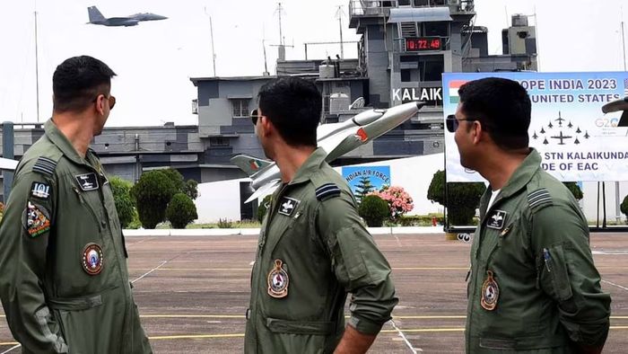 যুদ্ধ হলে কি ভারতের যুদ্ধবিমান ও পাইলট কম পড়বে? CAG-সংসদীয় কমিটির রিপোর্টে শঙ্কা