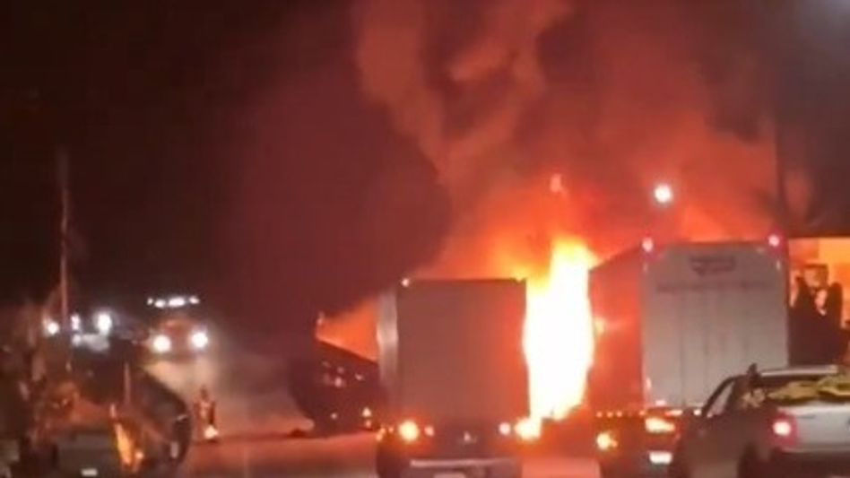 ব্রাজিলে ভয়াবহ দুর্ঘটনা, বাস-ট্রাক ধাক্কা, পুড়ে মৃত্যু ৩৮ জনের ব্রাজিলে ভয়াবহ দুর্ঘটনা, বাস-ট্রাক ধাক্কা, পুড়ে মৃত্যু ৩৮ জনের