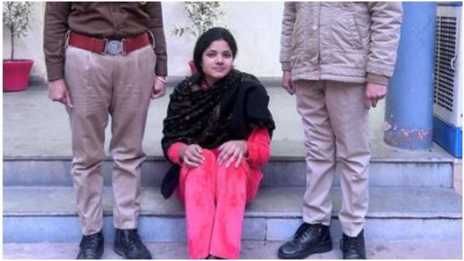 ধনীদের ফাঁসিয়ে টাকা আদায়, জয়পুরে ‘চোর বধূ’ গ্রেফতার ধনীদের ফাঁসিয়ে টাকা আদায়, জয়পুরে ‘চোর বধূ’ গ্রেফতার