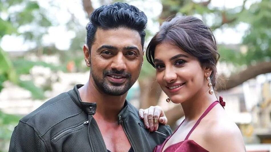 দেব- রুক্মিণী (ছবি: ফেসবুক)