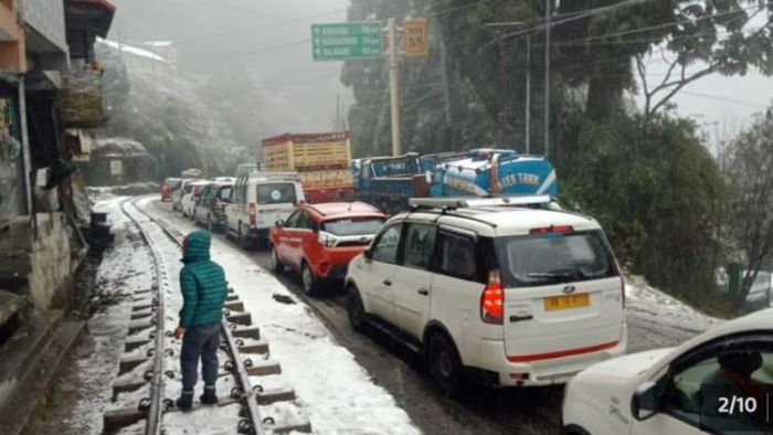 দার্জিলিংয়ের যানজট সমস্য়া সমাধানে চরম সিদ্ধান্ত গাড়ি চালকদের, হয়রানির আশঙ্কা