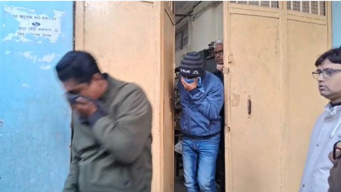 দত্তপুকুর থেকে ধৃত ২ বাংলাদেশি।-ছবি: দীপক দেবনাথ