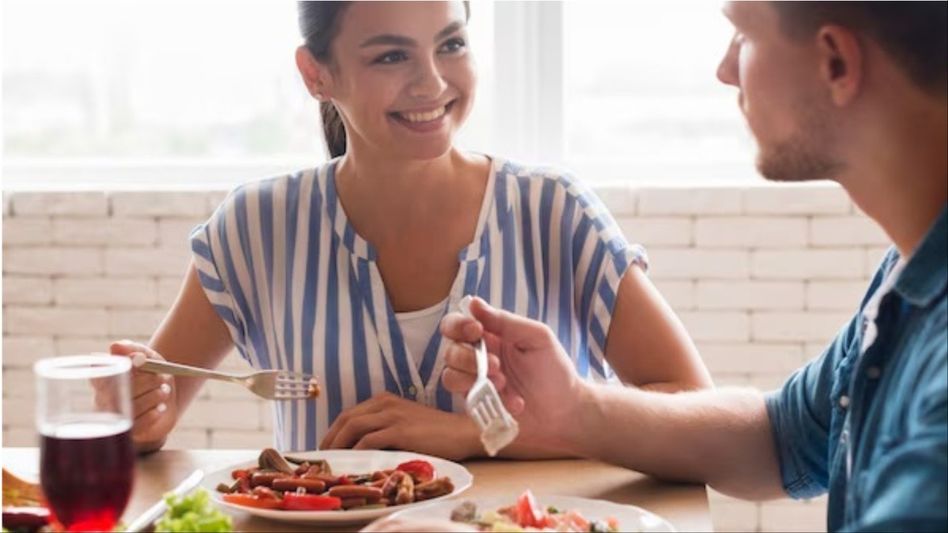 রাতে তাড়াতাড়ি খেলে শরীরে এই সব হয়, জানলে আয়ু বেড়ে যাবে রাতে তাড়াতাড়ি খেলে শরীরে এই সব হয়, জানলে আয়ু বেড়ে যাবে