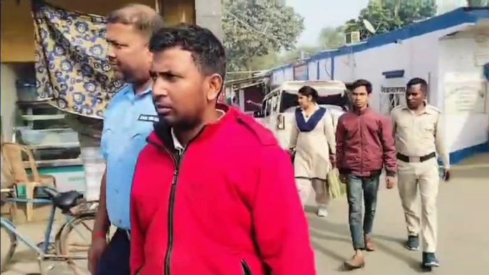 অসমের ব্যক্তির ডিটেলস হাতিয়ে জাল আধার, মালদায় ধৃত অনলাইন দোকানদার