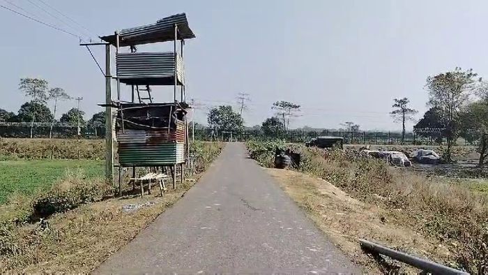 সীমান্তে বাড়ানো হয়েছে নজরদারি।