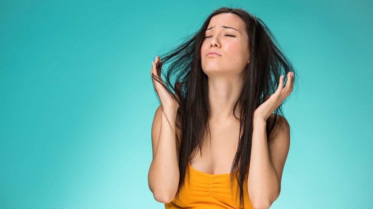 মুঠো মুঠো চুল পড়ছে? ডায়েটে রাখুন এসব খাবার, সমস্যার সমাধান মিলবে মুঠো মুঠো চুল পড়ছে? ডায়েটে রাখুন এসব খাবার, সমস্যার সমাধান মিলবে