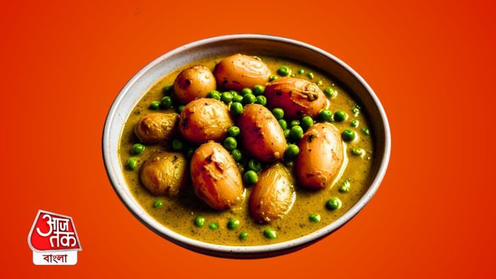 আলুর দমের রেসিপি শিখে নিন।