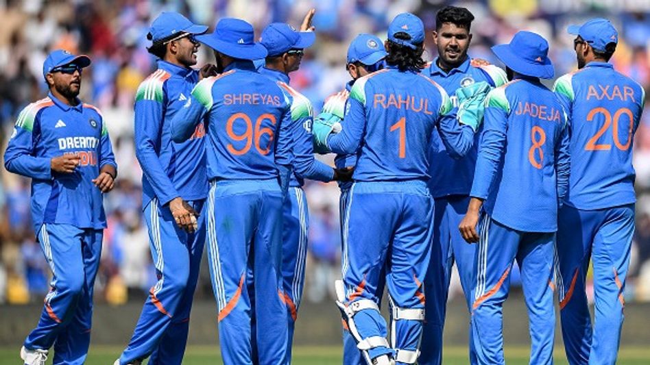 ইংল্যান্ড বোলারদের নিয়ে ছেলেখেলা গিল-শ্রেয়সদের, ৬৮ বল বাকি থাকতেই জয় ভারতের ইংল্যান্ড বোলারদের নিয়ে ছেলেখেলা গিল-শ্রেয়সদের, ৬৮ বল বাকি থাকতেই জয় ভারতের