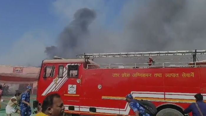 কুম্ভ মেলায় ফের আগুন।