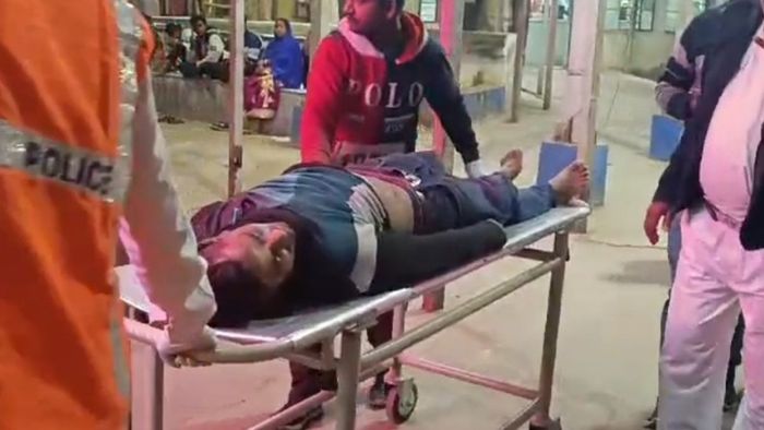 ডানকুনিতে ভর সন্ধেয় শ্যুটআউট, জেসিবি চালককে গুলি করে পালাল