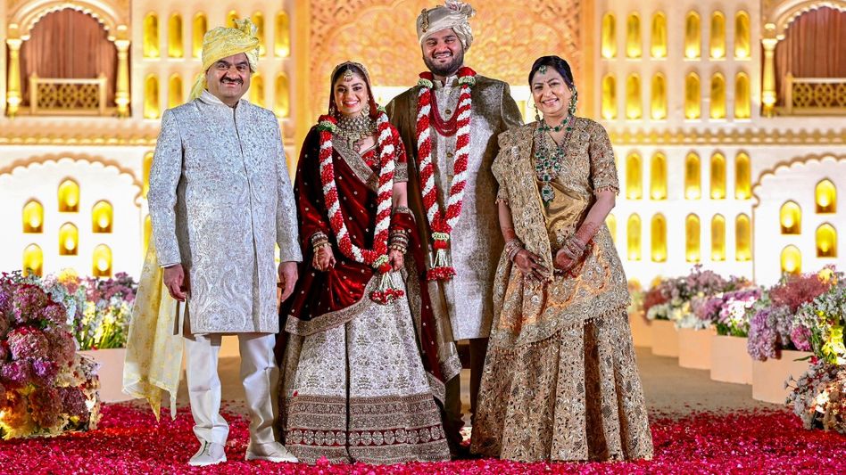আদানির ছেলের বিয়েতে ১০ হাজার কোটি টাকা দান, ঘরোয়া আয়োজন, VIRAL আদানির ছেলের বিয়েতে ১০ হাজার কোটি টাকা দান, ঘরোয়া আয়োজন, VIRAL