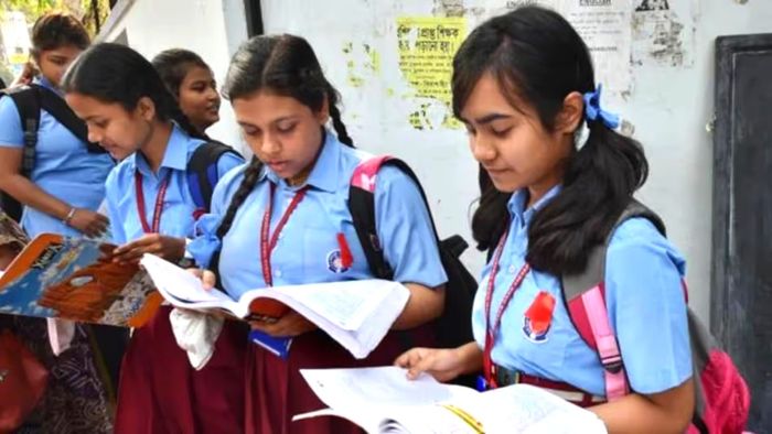 মাধ্যমিক পরীক্ষার্থী।-ফাইল ছবি