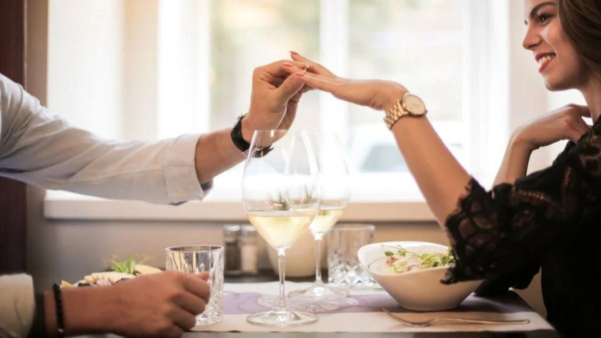 ভ্যালেন্টাইন্স উইকে দিনের কোন সময় প্রপোজের জন্য শুভ? জানলে হয়তো 'না' শুনতে হবে না ভ্যালেন্টাইন্স উইকে দিনের কোন সময় প্রপোজের জন্য শুভ? জানলে হয়তো 'না' শুনতে হবে না