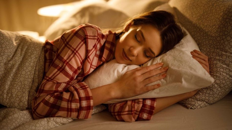 গভীর ঘুমের জন্য কী করবেন, কী করবেন না? বিশেষজ্ঞদের টিপস গভীর ঘুমের জন্য কী করবেন, কী করবেন না? বিশেষজ্ঞদের টিপস