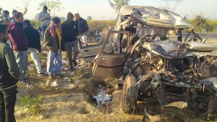 কুম্ভ যাওয়ার পথে দুর্ঘটনা।