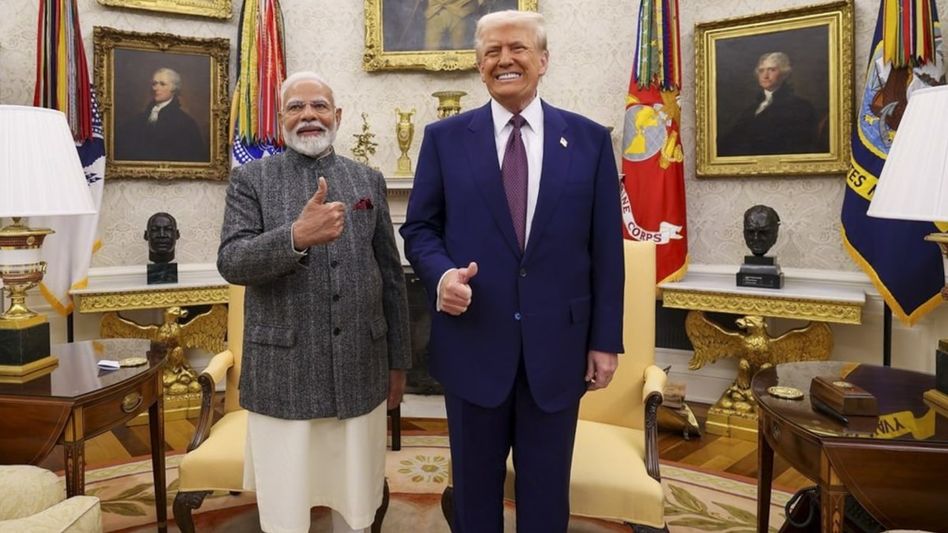 ট্রাম্পকে বন্ধুত্বের বার্তা? আমেরিকান মদে শুল্ক কমিয়ে বড় ঘোষণা ভারতের ট্রাম্পকে বন্ধুত্বের বার্তা? আমেরিকান মদে শুল্ক কমিয়ে বড় ঘোষণা ভারতের