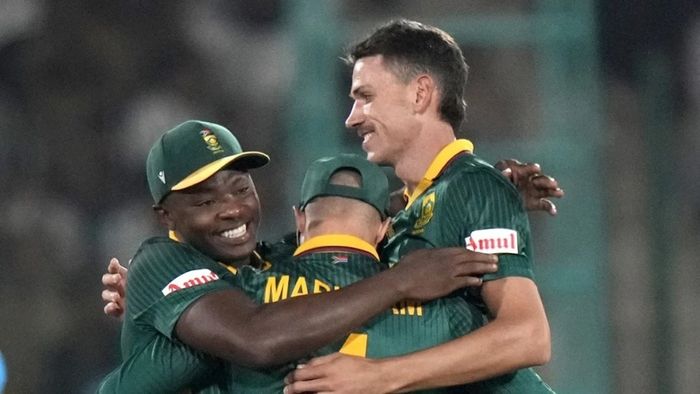 আফগানবাহিনীকে সব বিভাগে পরাস্ত করে জয় দিয়ে সূচনা দক্ষিণ আফ্রিকার