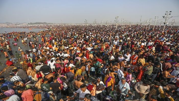 মহাকুম্ভে ভুয়ো খবর ছড়ানোয় শাস্তি: ৩৬টি সোশ্যাল মিডিয়া অ্যাকাউন্টের বিরুদ্ধে FIR