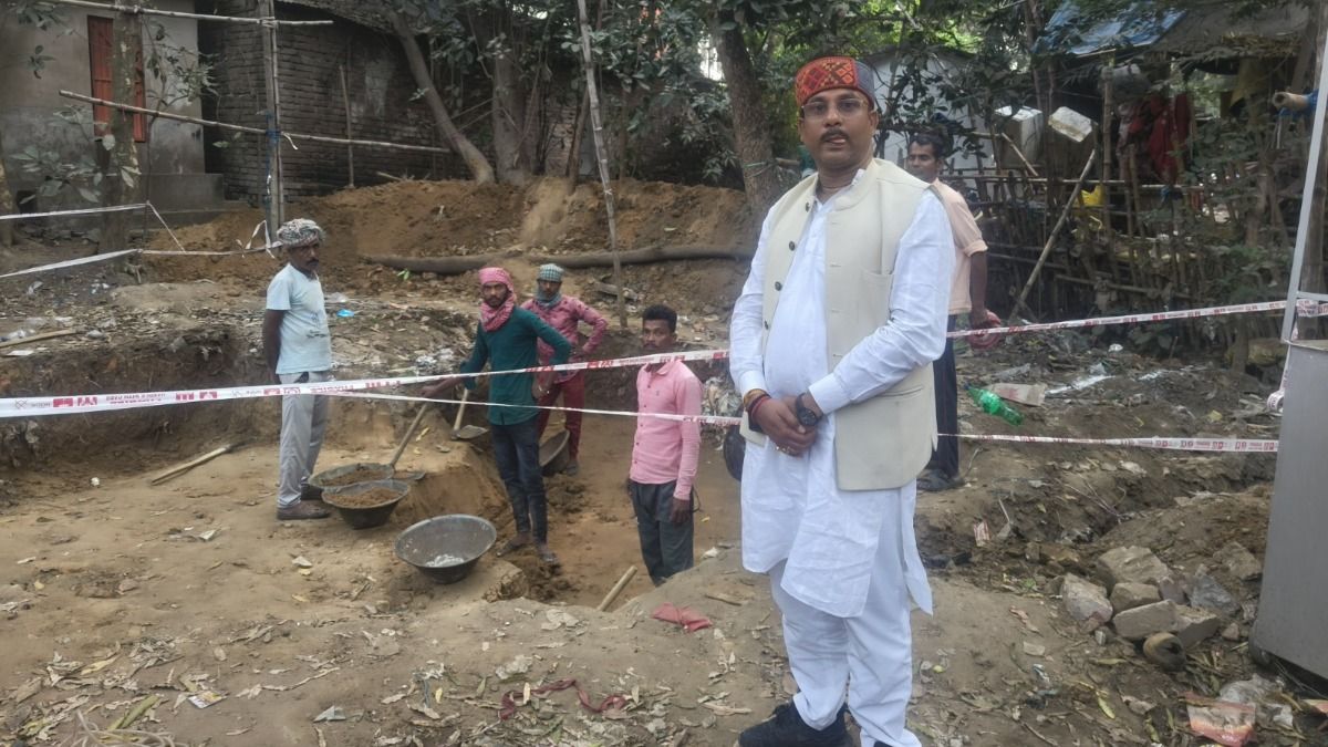 তারাপীঠে সমাধিক্ষেত্রে ট্যাঙ্ক তৈরির অভিযোগ।-ফাইল ছবি