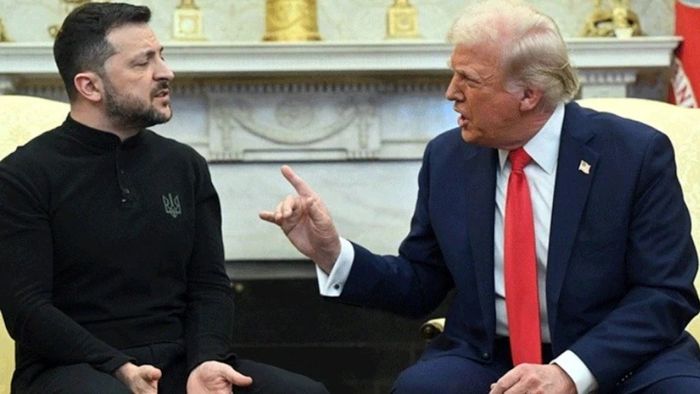 ক্যামেরার সামনে ট্রাম্প- জেলেনস্কির লড়াই