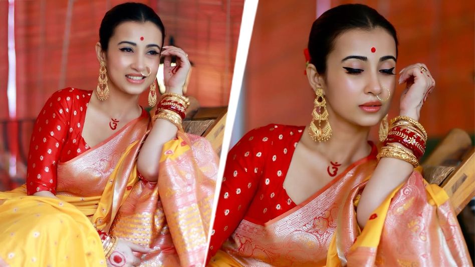 শাড়ির সঙ্গে আলতা- সিঁদুর- পলায় সেজেছেন মনামী, বিয়ে করলেন নাকি নায়িকা? শাড়ির সঙ্গে আলতা- সিঁদুর- পলায় সেজেছেন মনামী, বিয়ে করলেন নাকি নায়িকা?