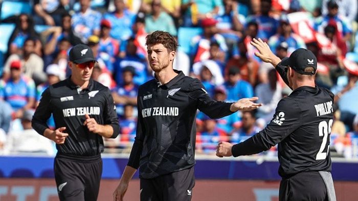 নিউজিল্যান্ডের অধিনায়ক মিচেল স্যান্টনার