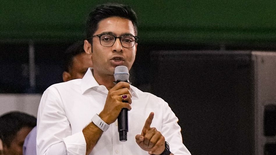 ভূতুড়ে ভোটার ধরতে TMC কোর কমিটির প্রথম বৈঠকেই নেই অভিষেক, ডাকলেন পৃথক বৈঠক  ভূতুড়ে ভোটার ধরতে TMC কোর কমিটির প্রথম বৈঠকেই নেই অভিষেক, ডাকলেন পৃথক বৈঠক