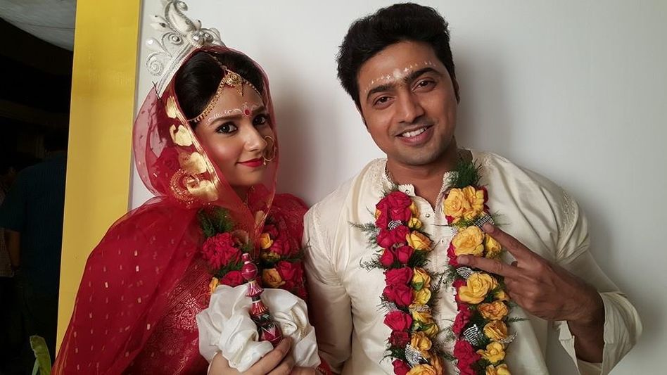 জট কেটে শেষমেশ মুক্তি পাবে দেব- শুভশ্রীর ছবি? মিলল বড় ইঙ্গিত... জট কেটে শেষমেশ মুক্তি পাবে দেব- শুভশ্রীর ছবি? মিলল বড় ইঙ্গিত...