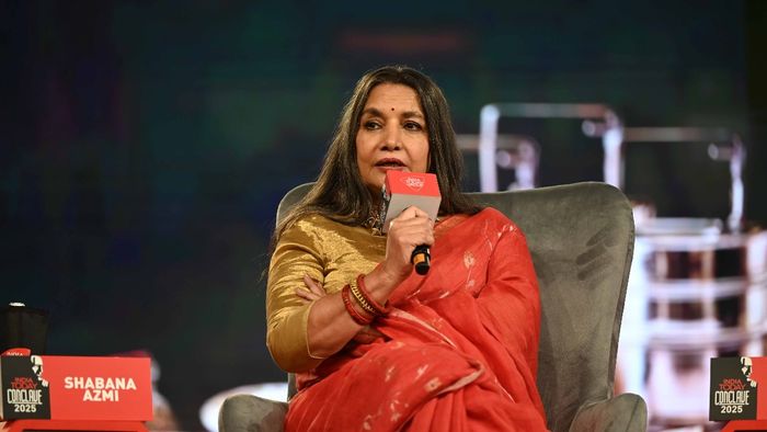 ইন্ডিয়া টুডে কনক্লেভ-এর মঞ্চে শাবানা আজমি