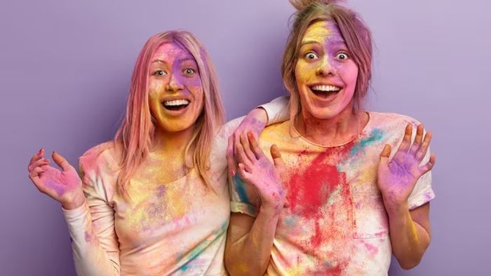 হোলি যত রংই লাগুক না কেন, সহজ উপায়ে হবে একদম সাফ