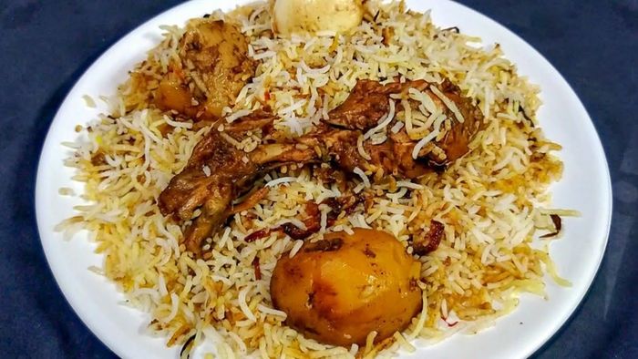 বিরিয়ানি নিয়ে বচসা।-ফাইল ছবি