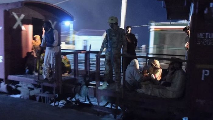 জাফর এক্সপ্রেসে অভিযান শেষ