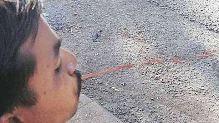 কলকাতার রাস্তায় গুটখার পিক ফেললে কত জরিমানা? শুনলে পিক ফেলার আগে দু'বার ভাববেন