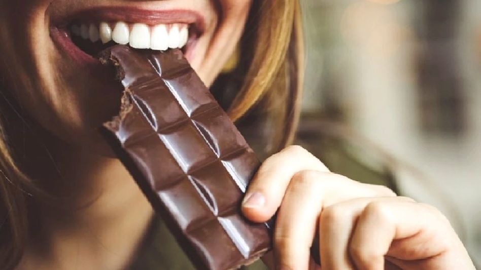 ডার্ক চকোলেট খেলে এই সব লাভ, জানলে চমকে যাবেন! ডার্ক চকোলেট খেলে এই সব লাভ, জানলে চমকে যাবেন!