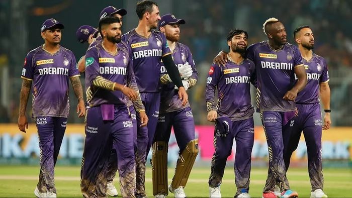 IPL শুরুর আগেই KKR-এ বড় ধাক্কা, ছিটকে গেলেন তারকা প্লেয়ার, বদলি নেট বোলার!