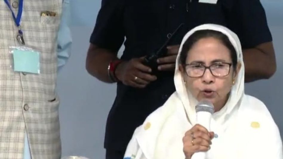 'আমি যখন দুর্গাপুজো-কালীপুজো করি...', ফুরফুরা শরিফ থেকে কী বললেন মমতা? 'আমি যখন দুর্গাপুজো-কালীপুজো করি...', ফুরফুরা শরিফ থেকে কী বললেন মমতা?