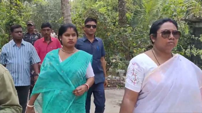 শাহজাহানের হুমকি পাওয়া মণ্ডল পরিবার উধাও, গিয়েও দেখা পেলেন না রেখারা