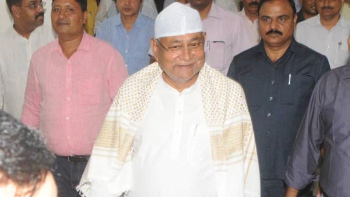 নীতিশের ইফতার পার্টি থেকে দূরত্ব রাখছে মুসলিমরা, মুখ্যমন্ত্রীর সংখ্যালঘু ধাক্কা