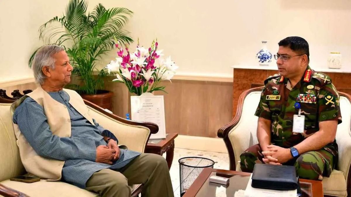 জরুরি বৈঠক ডাকল সেনা, উনূসের বিরুদ্ধে এবার কি বাংলাদেশে অভ্যুত্থান?