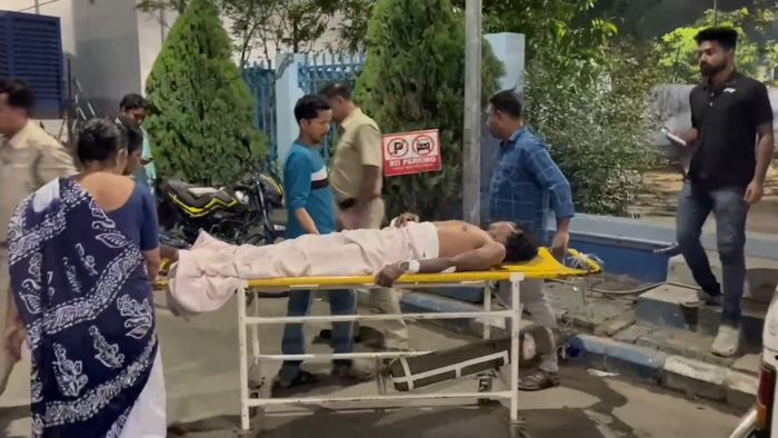 স্ত্রীকে খুন করে আত্মহত্যার চেষ্টা।-ফাইল ছবি