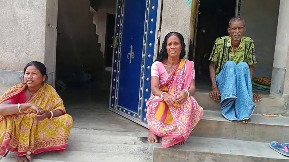 তন্ত্রেই সারবে ক্যান্সার, বিশ্বাসে সোনার বালা তান্ত্রিককে দিয়ে দিল পরিবার, গায়েব তন্ত্রেই সারবে ক্যান্সার, বিশ্বাসে সোনার বালা তান্ত্রিককে দিয়ে দিল পরিবার, গায়েব