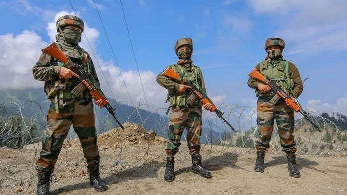 লাদাখে সীমান্ত বরাবর প্রাচীর, চিনা আক্রমণ রুখতে 'মাস্টারপ্ল্যান' সেনার