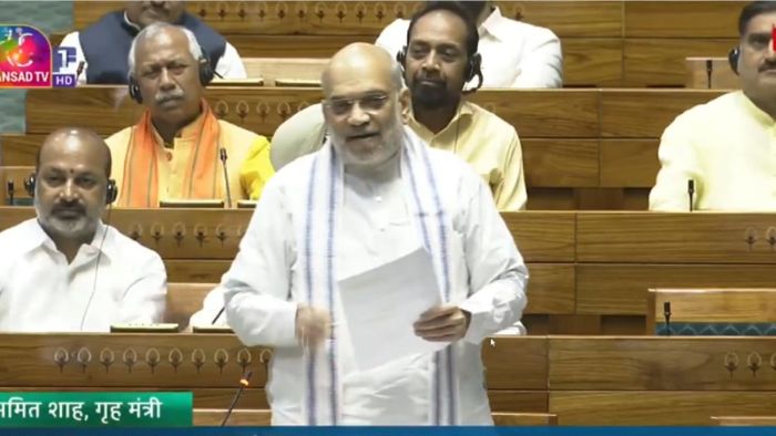 বাংলাদেশ সীমান্তে কাঁটাতার বসানোর জমি দিচ্ছে না মমতা সরকার, গুরুতর দাবি শাহের