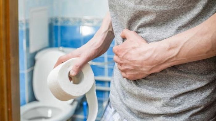 গরমে ডিহাইড্রেশনে পেট ছেড়ে দিচ্ছে? ডায়রিয়া থেকে বাঁচতে কী করবেন?