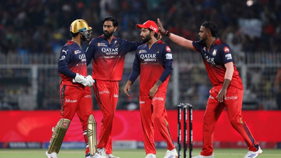 ২০০৮ এর পর প্রথমবার, CSK-কে চিপকে ৫০ রানে হারাল RCB  ২০০৮ এর পর প্রথমবার, CSK-কে চিপকে ৫০ রানে হারাল RCB